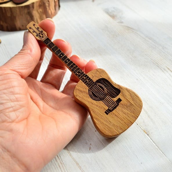 🎁Wooden Acoustic Guitar Pick Box🎸